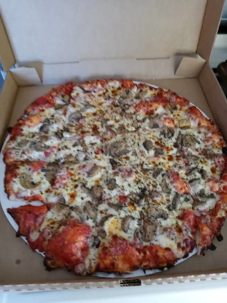 Pepperoni Mushroom and Sausage with Deep Pan Sauce